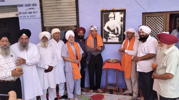 सममेलन में भाग लेते अतिथिगण््््