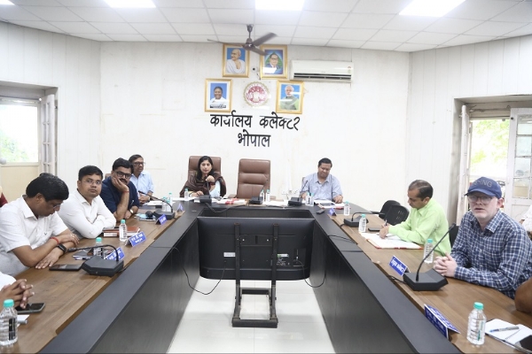 जिला पंचायत सीईओ इला तिवारी ने ली समय- सीमा पत्रों की समीक्षा बैठक