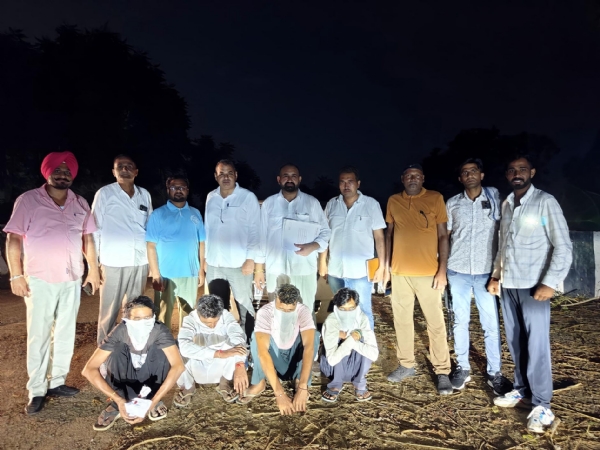 फतेहाबाद। लाखों की हेरोइन सहित पकड़े गए चारों तस्कर।