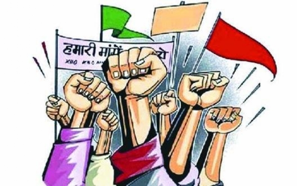 सरकारी विश्वविद्यालयों के शिक्षकों एवं कर्मचारियों का विशाल धरना मंगलवार को शहीद स्मारक पर