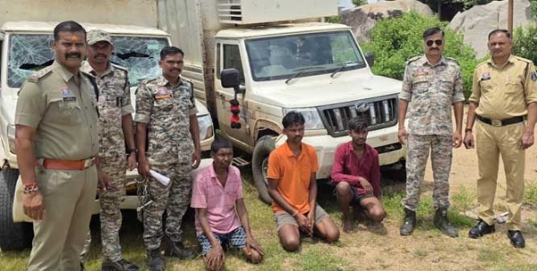 18 मवेशियों के साथ 3 आरोपित गिरफ्तार