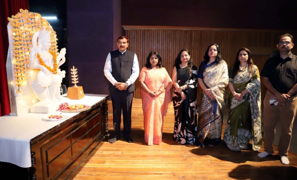 कार्यक्रम का उद्घाटन करते मुख्यातिथि कुलपति प्रो. नरसी राम बिश्नोई।