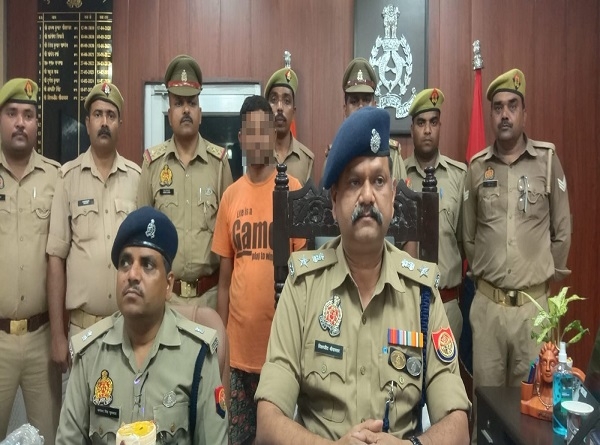 घटना का खुलासा करते पुलिस उपायुक्त पश्चिम