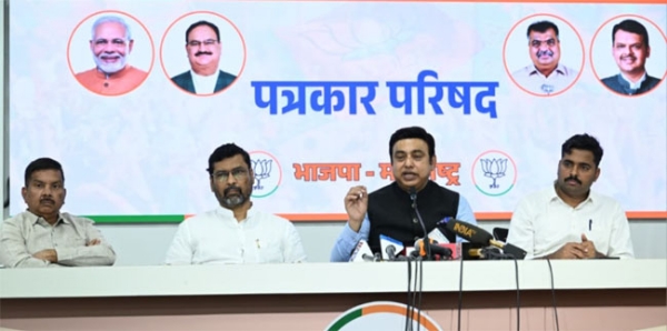फोटो: मुंबई में पत्रकारों को संबोधित करते हुए भाजपा के राष्ट्रीय प्रवक्ता जफर इस्लाम