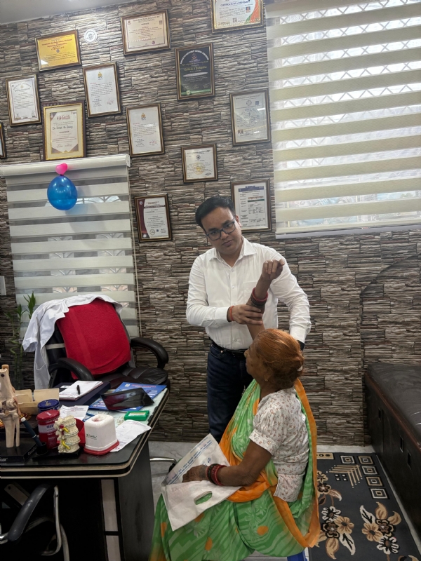 विश्व फिजियोथेरेपी दिवस पर निःशुल्क फिजियो कैंप, 110 मरीजों ने लिया लाभ*