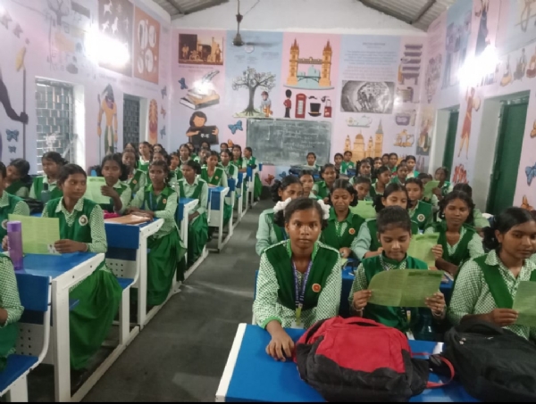 बाल विवाह के खिलाफ चाईबासा में विधिक जागरूकता शिविर का आयोजन