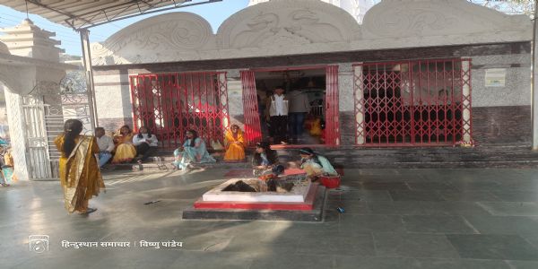 बलरामपुर : साल की पहली सुबह आस्था के नाम, रामानुजगंज के महामाया मंदिर में दर्शन को उमड़े श्रद्धालु