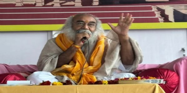 कल्कि पीठाधीश्वर ने हिंदुओं की घटती आबादी पर चिंता जताई