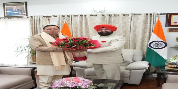 साल के पहले दिन मुख्यमंत्री ने राज्यपाल से मुलाकात कर शुभकामनाएं दी