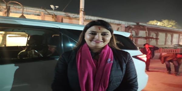 अनूपपुर: छत्तीसगढ़ की पंडरिया विधायक भावना बोहरा ने माँ नर्मदा का दर्शन-पूजन कर मांगा आशीर्वाद