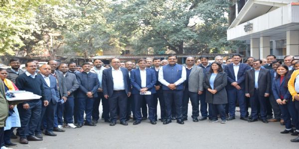 सीसीएल मुख्यालय में नववर्ष पर निदेशकों ने की कर्मियों से मुलाकात