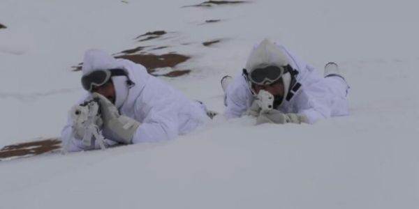 भारी बर्फबारी के बीच भारतीय सेना की रोमियो फोर्स ने पुंछ की पीर पंजाल पर्वतमाला में तलाशी अभियान किए तेज