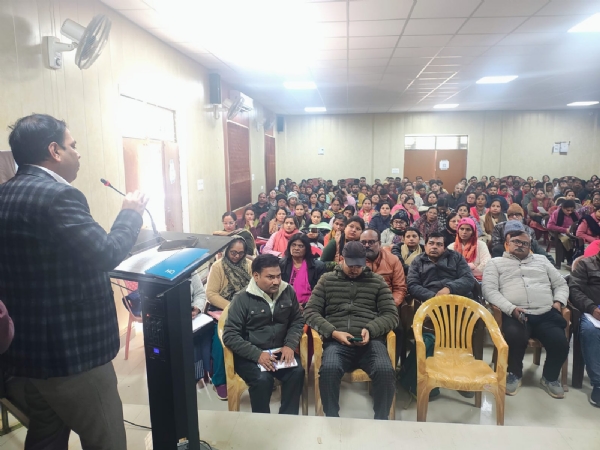 कार्यक्रम के दौरान लिया गया छायाचित्र