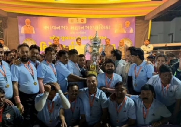 सूरत कमिश्नर इलेवन और मेयर इलेवन दोनों फाइनल में विजेता