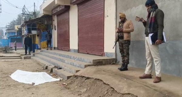 मौके पर मौजूद पुलिस