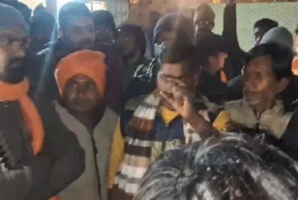 हिंदू संगठनों ने किया प्रदर्शन हिंदू संगठनों ने किया प्रदर्शन