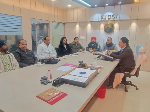 चेंबर के बैठक की तस्‍वीर