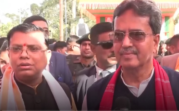 मीडिया से बातचीत करते त्रिपुरा के मुख्यमंत्री प्रो. डॉ. मानिक साहा