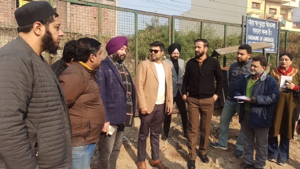 स्वच्छ गणतंत्र दिवस अभियान के अंतर्गत जम्मू नगर निगम आयुक्त ने विभिन्न वार्डों का व्यापक निरीक्षण किया स्वच्छ गणतंत्र दिवस अभियान के अंतर्गत जम्मू नगर निगम आयुक्त ने विभिन्न वार्डों का व्यापक निरीक्षण किया