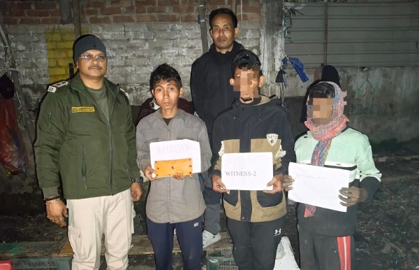 गुवाहाटी के दो नंबर रेलवे गेट इलाके से गिरफ्तार ड्रग्स तस्कर गुवाहाटी के दो नंबर रेलवे गेट इलाके से गिरफ्तार ड्रग्स तस्कर