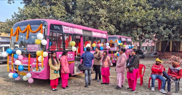 पिंक बस सेवा