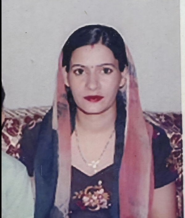 सरपंच की पत्नी का फ़ाइल फोटो