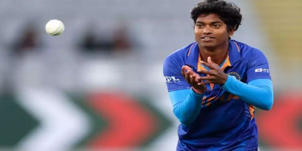 तेज गेंदबाज ऑलराउंडर पूजा वस्त्राकर तेज गेंदबाज ऑलराउंडर पूजा वस्त्राकर