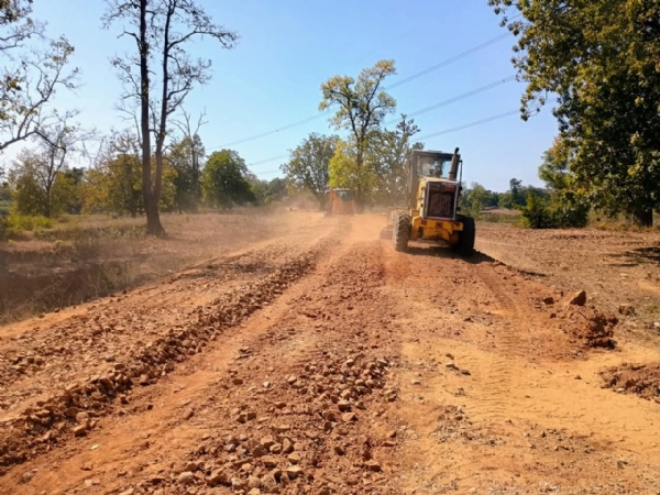 डीएमएफ मद से रोड निर्माण