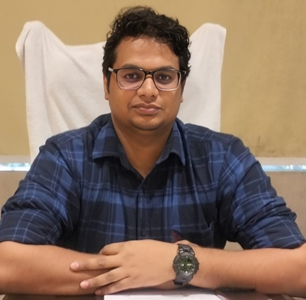 नगर आयुक्त संजीव कुमार मौर्य