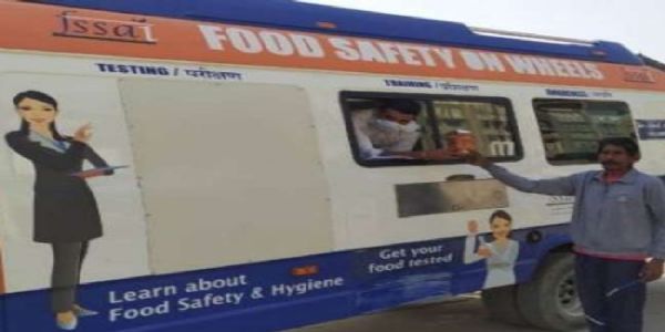 खाद्य सुरक्षा विभाग जागरूकता अभियान, मोबाइल लैब में टेस्ट हुए खाद्य नमूने