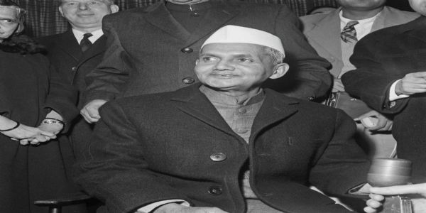 लाल बहादुर शास्त्रीः भारतीय राजनीति के अमूल्य रत्न