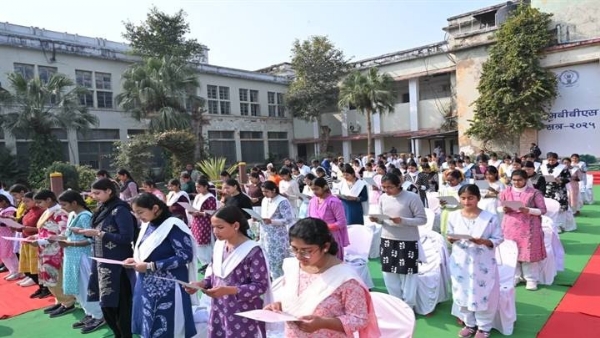 नवप्रवेशित एमबीबीएस विद्यार्थियों ने ली महर्षि चरक शपथ