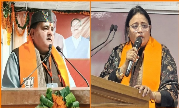 भाजपा मुख्यालय, देहरादून में आयोजित कार्यशाला को प्रदेश सह प्रभारी रेखा वर्मा और प्रदेश अध्यक्ष महेंद्र भट्ट संबोधित करते हुए।