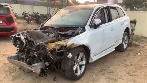 भीषण ऑडी हादसा मामला : चालक को फरार कराने वाले सहयोगी पुलिस की गिरफ्त में भीषण ऑडी हादसा मामला : चालक को फरार कराने वाले सहयोगी पुलिस की गिरफ्त में