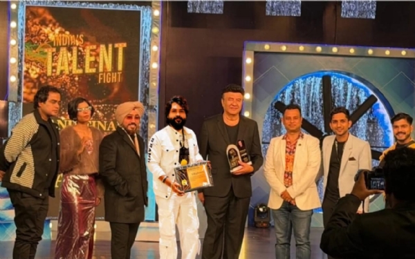 इंडिया टैलेंट में प्रदर्शन