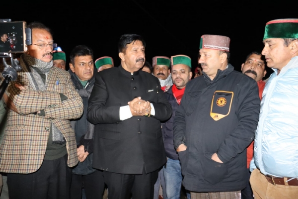 मुकेश अग्निहोत्री तथा उद्योग, श्रम एवं रोजगार व संसदीय कार्य मंत्री हर्षवर्धन चौहान ने जिला सिरमौर के हरिपुरधार में हुए बस हादसे के घटना स्थल का दौरा किया