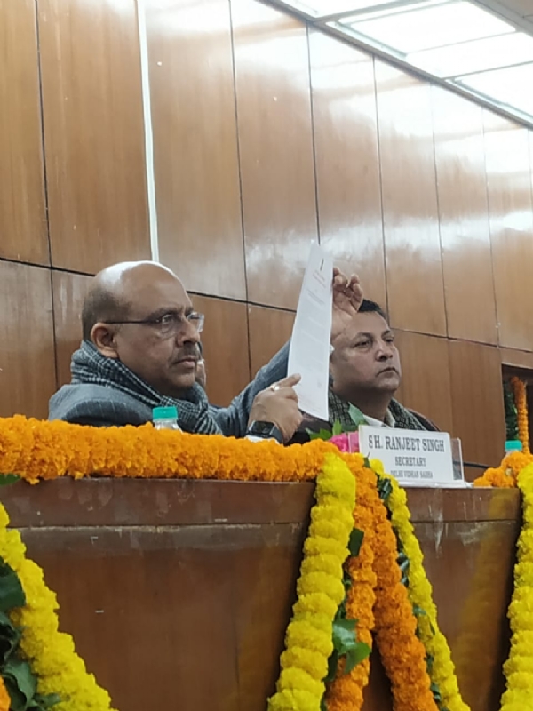 दिल्ली विधानसभा अध्यक्ष विजेंद्र गुप्ता ने शनिवार को विधानसभा प्रेस कॉन्फ्रेंस करते हुए बताया कि