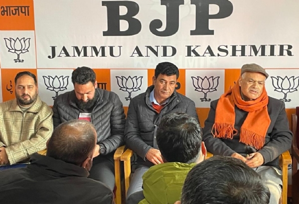 कश्मीर में भाजपा ने अनुसूचित जनजाति एवं अल्पसंख्यक मोर्चा के कामकाज की समीक्षा की