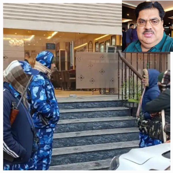 छापेमारी करती आयकर की टीम इनसेट में कलीम का फोटो छापेमारी करती आयकर की टीम इनसेट में कलीम का फोटो