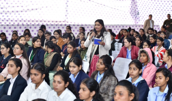 डबल इंजन सरकार ने महिला सशक्तीकरण को जीवन के हर चरण से जोड़ा :मुख्यमंत्री भजनलाल शर्मा डबल इंजन सरकार ने महिला सशक्तीकरण को जीवन के हर चरण से जोड़ा :मुख्यमंत्री भजनलाल शर्मा