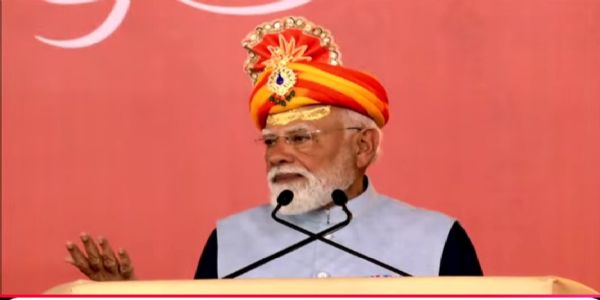 सोमनाथ स्वाभिमान पर्व में सभा को संबोधित करते हुए प्रधानमंत्री नरेंद्र मोदी