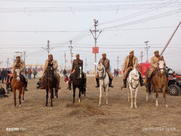 माघ मेला में तैनात सुरक्षा बल का छाया चित्र