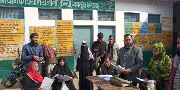 जनपद के सभी बूथाें पर बीएलओ ने सुनाया निर्वाचक नामावलियों व ड्राफ्ट रोल का आलेख्य प्रकाशन