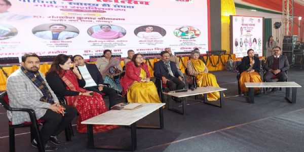 गोरखपुर महोत्सव में नारी स्वास्थ्य और सशक्तिकरण पर हुआ मंथन