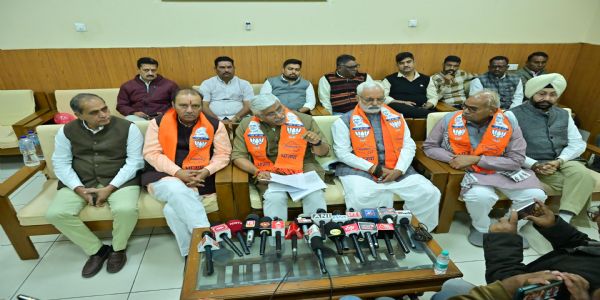 मोबाइल के युग में मातृशक्ति संभाले नई पीढ़ी की कमान : केंद्रीय मंत्री  शेखावत