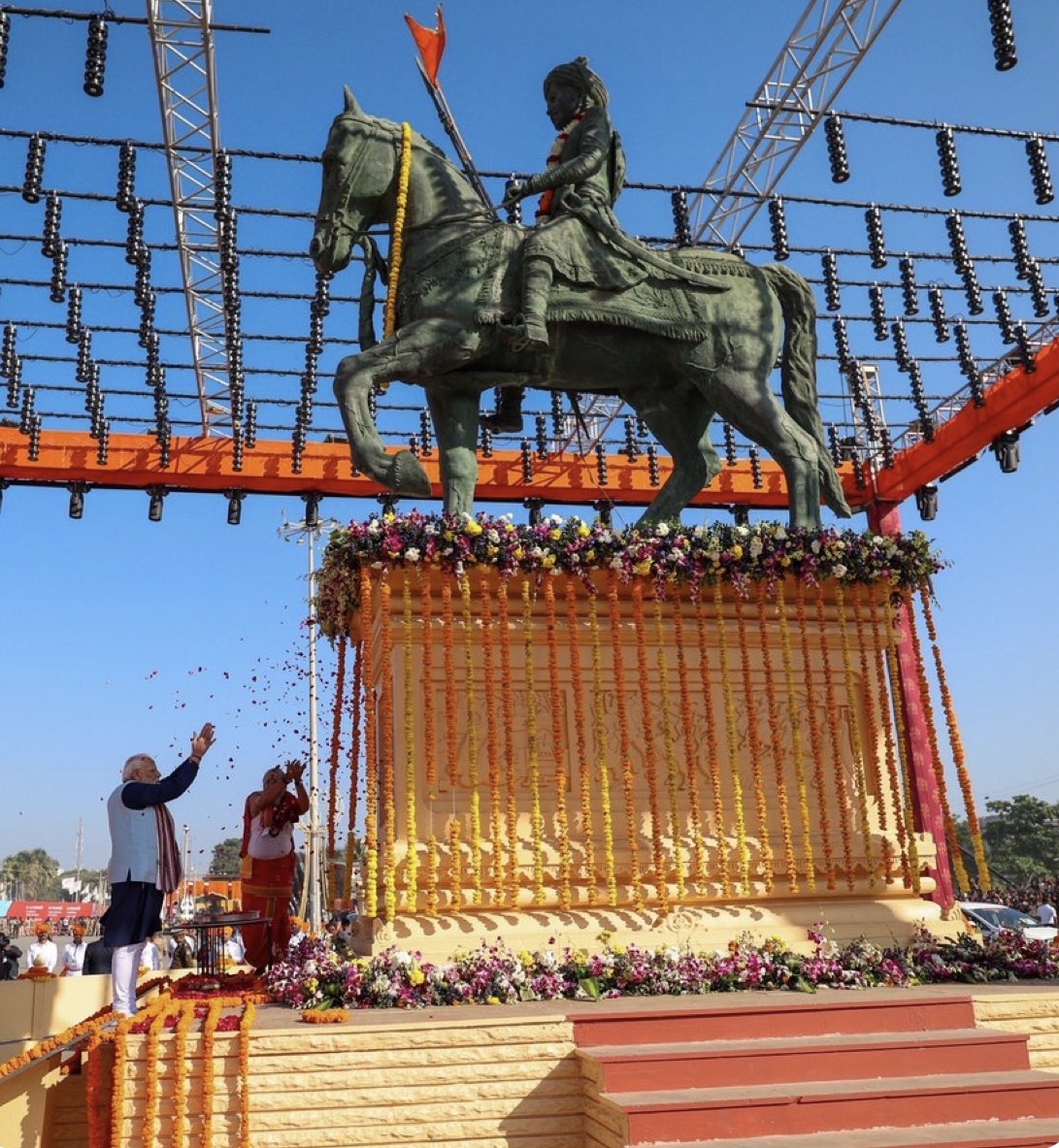 प्रधानमंत्री नरेन्द्र मोदी ने सोमनाथ में मंदिर के लिए योगदान देने वाले वीरों को दी श्रद्धांजलि