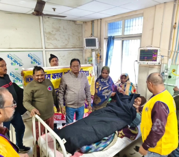 अररिया फोटो: अस्पताल में कंबल वितरण