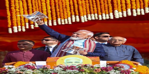 प्रधानमंत्री नरेंद्र मोदी सोमनाथ स्वाभिमान पर्व में प्रधानमंत्री नरेंद्र मोदी सोमनाथ स्वाभिमान पर्व में