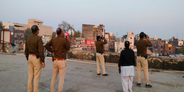 चायना डोर: अत्याधुनिक ड्रोन से छतों पर पुलिस रख रही निगरानी