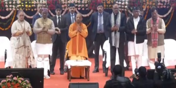 मुख्यमंत्री योगी ने युवाओं काे दी नशे से दूर रहने की सीख, कहा— नशा कारोबारियों की जब्त होगी संपत्ति और जाएंगे जेल